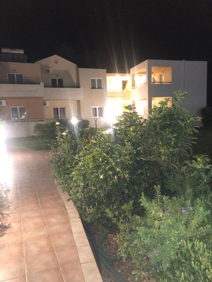 Dimitris Apartments Platanias  Exterior photo
